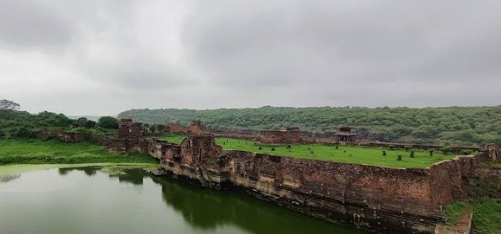Hammir Court, Sawai Madhopur, Rajasthan - Vushii.com Hammir Court, Sawai Madhopur, Rajasthan - Vushii.com